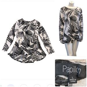 Papillon Blanc Black Long Sleeve Tunic with Relaxed Fit